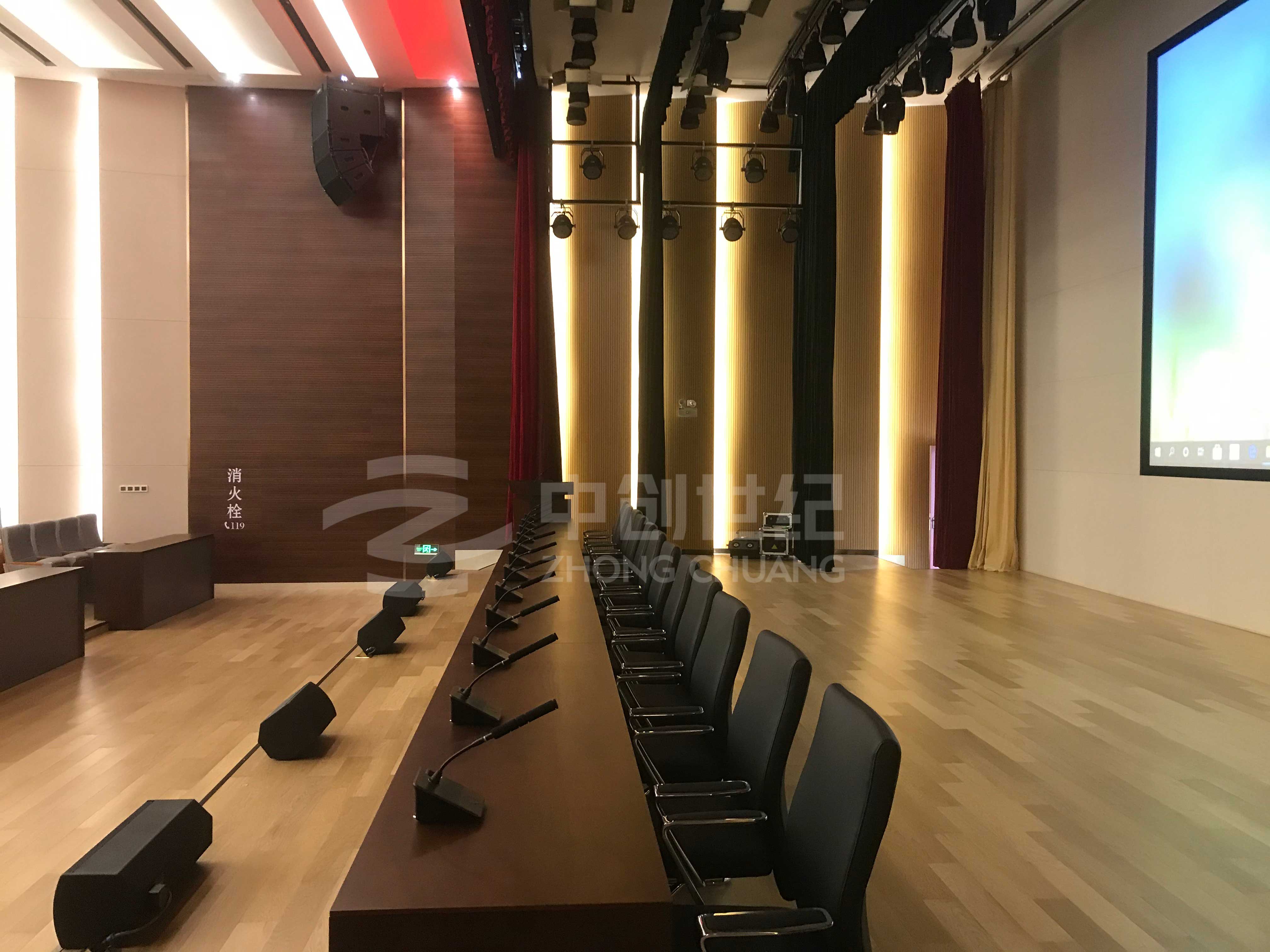 深圳市龍崗區(qū)深高速五聯綜合服務樓舞臺區(qū)域照.jpg