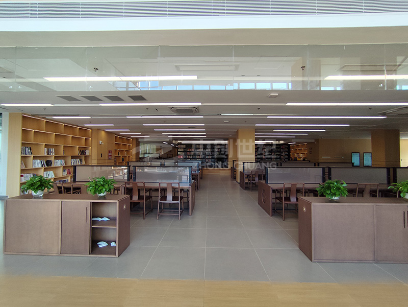 深職院圖書館-(3).jpg